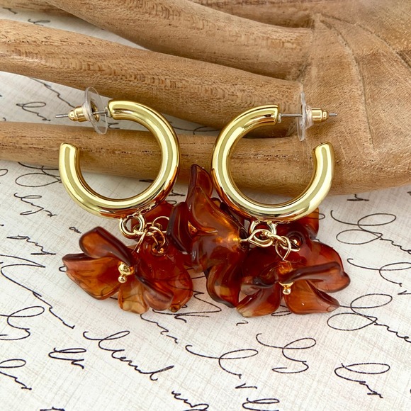 Amber Acrylic Flower Petal Dangle Gold‎ Tone Hoop Earrings - Picture 1 of 8
